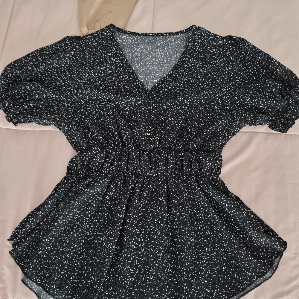 Black short sleeve shirt